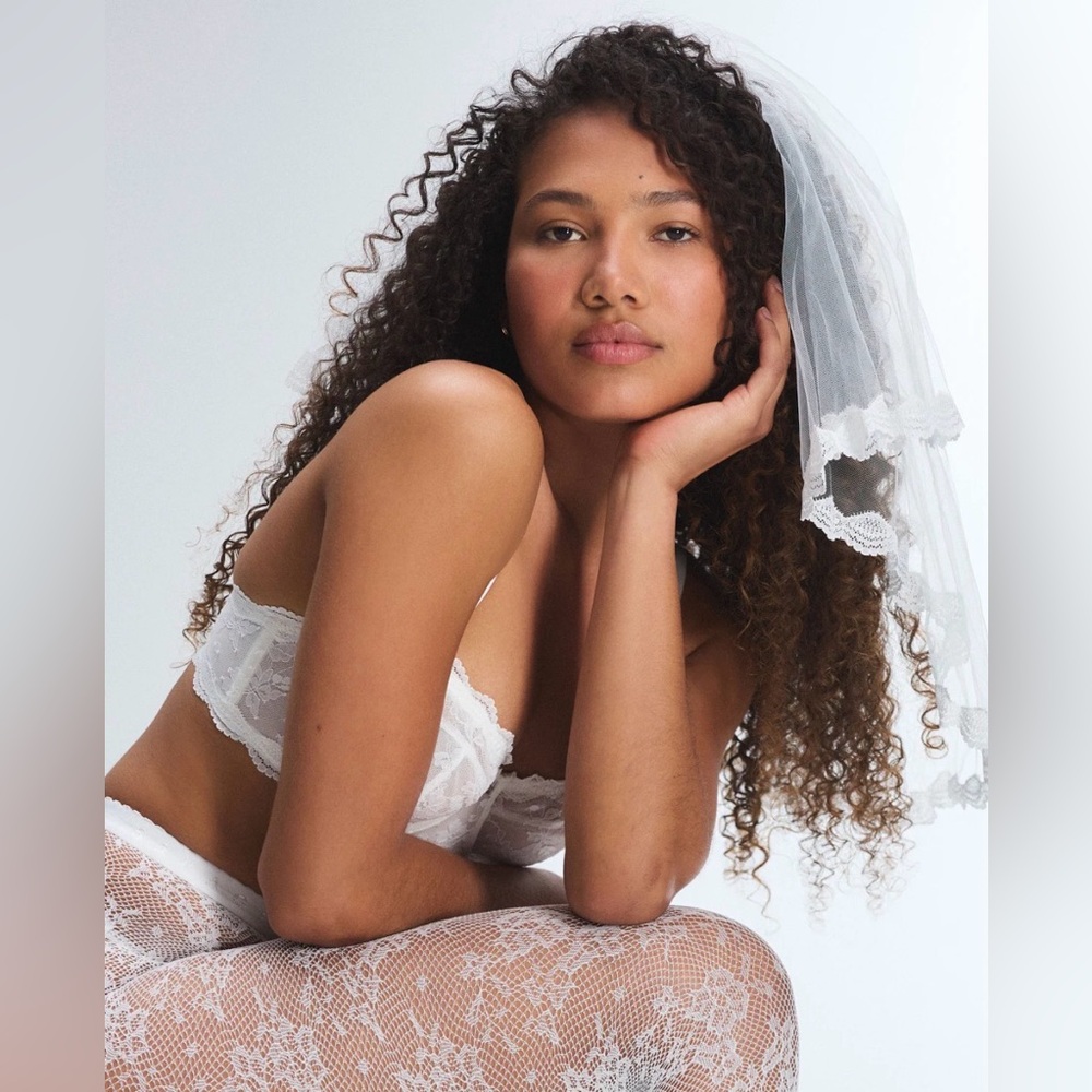 SAVAGE X FENTY AT FIRST SIGHT VEIL
